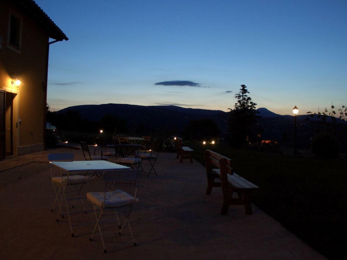 Al Castello Vila San Severino Marche Exterior foto