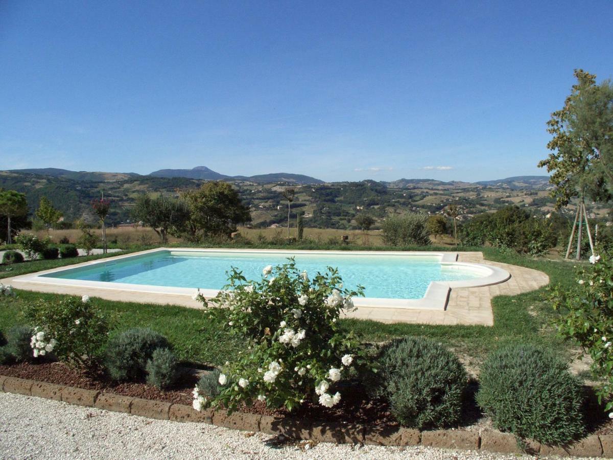 Al Castello Vila San Severino Marche Exterior foto
